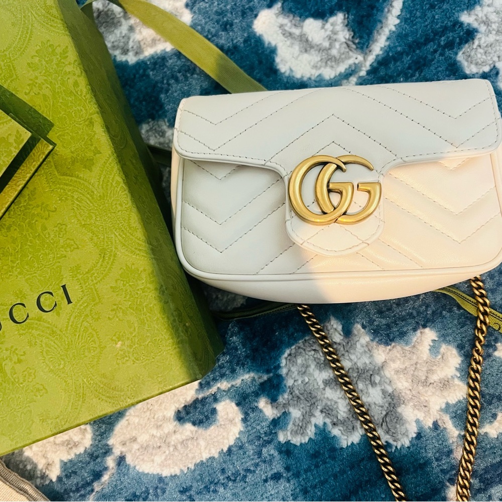COPY - Authentic GUCCI Marmont Super mini in White!